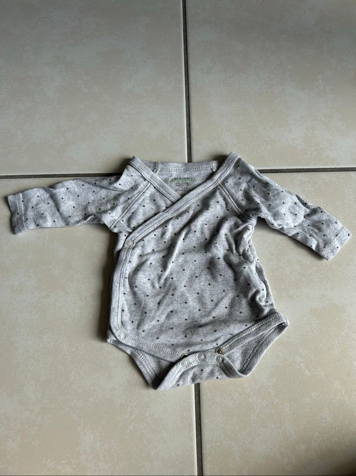 Lot bodies 1 mois - photo numéro 6