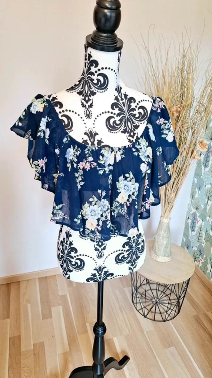 Superbe crop top femme taille S - photo numéro 5