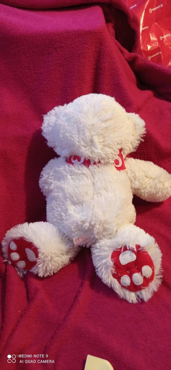 Ours blanc avec sa rose - photo numéro 2