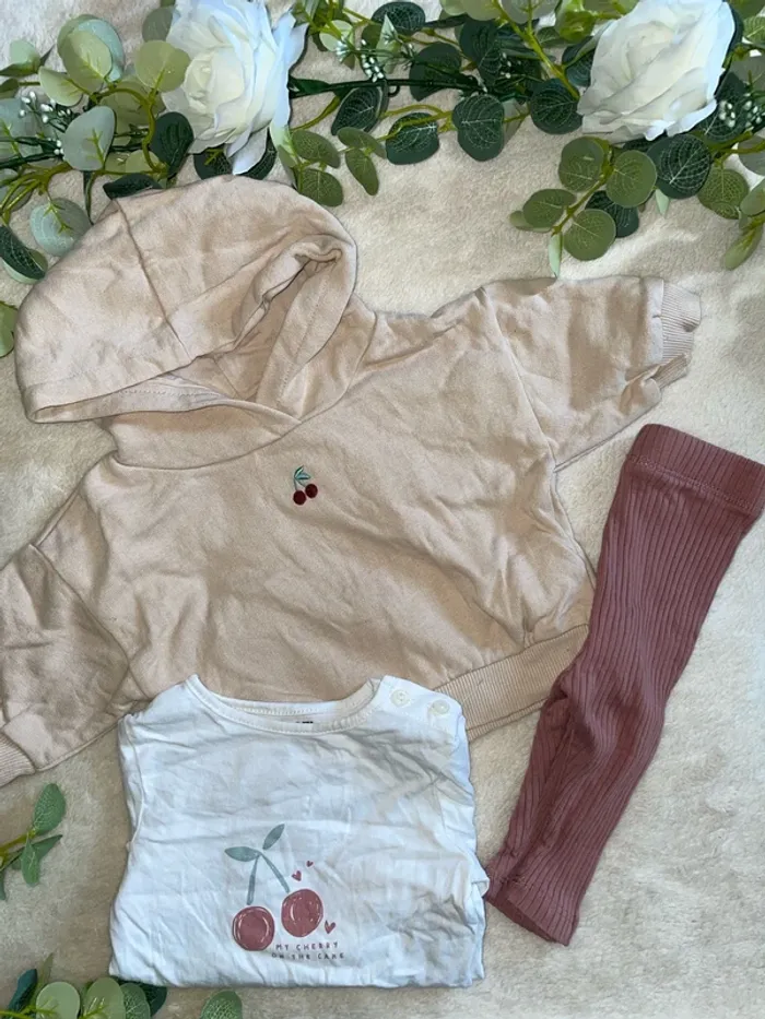 Ensemble Pull+ haut manches longues + legging 3 mois Kiabi « Cerise » - photo numéro 2