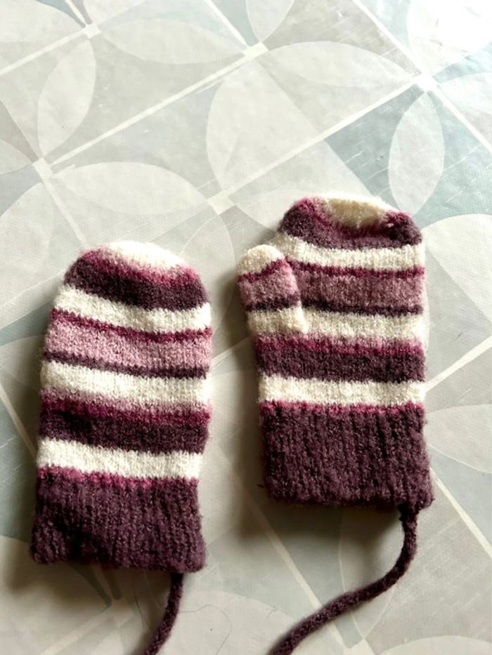 Lot de 2 paires de gants bébé - neuf - photo numéro 3