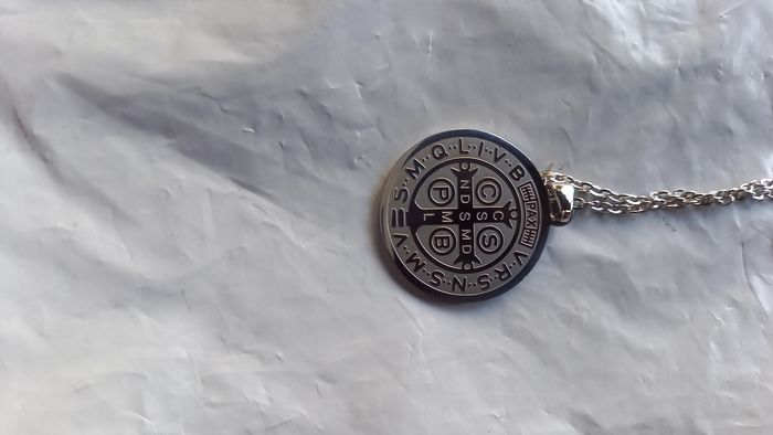 collier de Saint-Benoît en acier inoxydable". - photo numéro 2