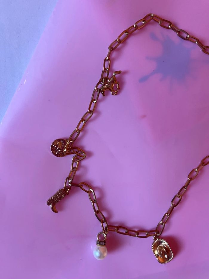 Collier à breloques