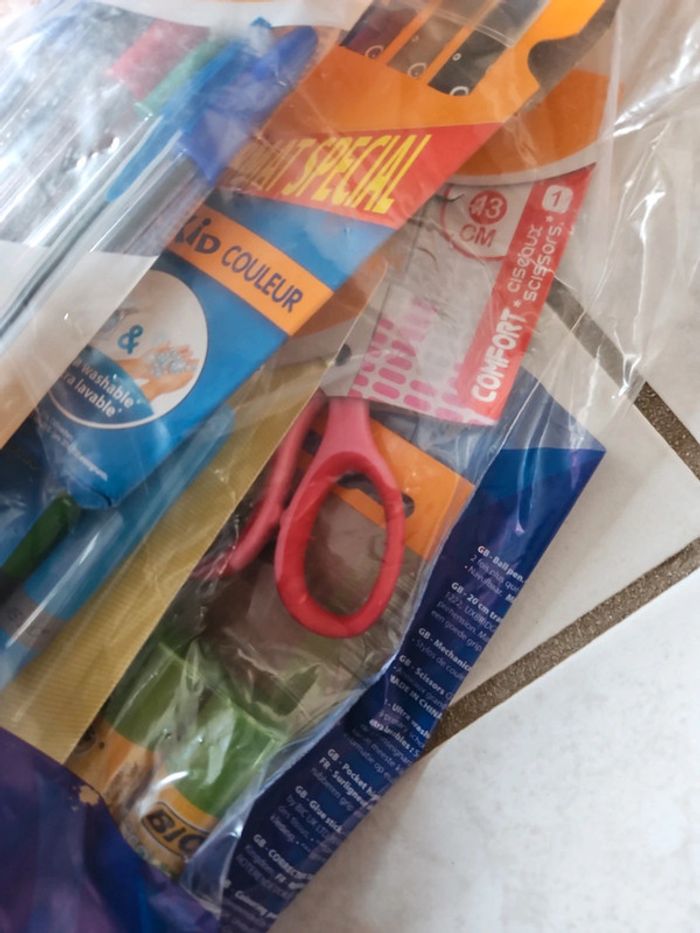 Le Grand Kit d'écriture Bic Neuf u21 - photo numéro 5