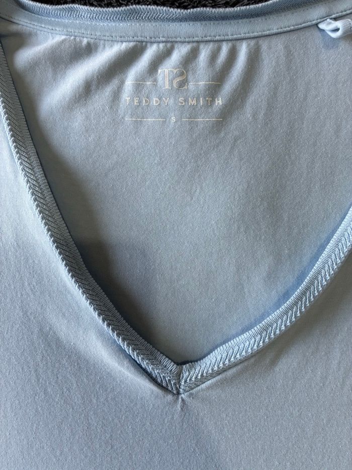 T-shirt 👕 - photo numéro 2