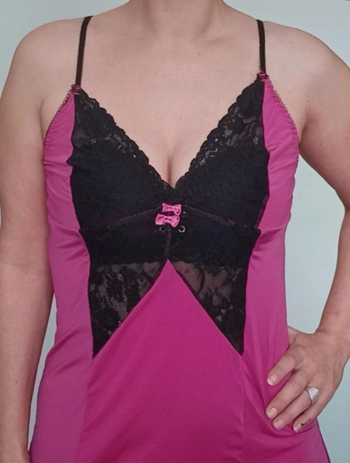 Nuisette courte douce rose et dentelle noire TU - photo numéro 3