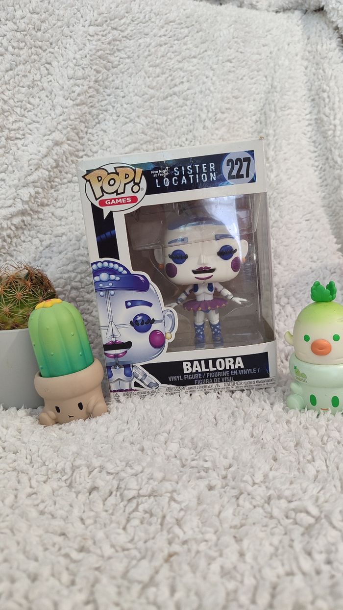 Lot Five night at freddy's sister location peluche et figurines - photo numéro 4