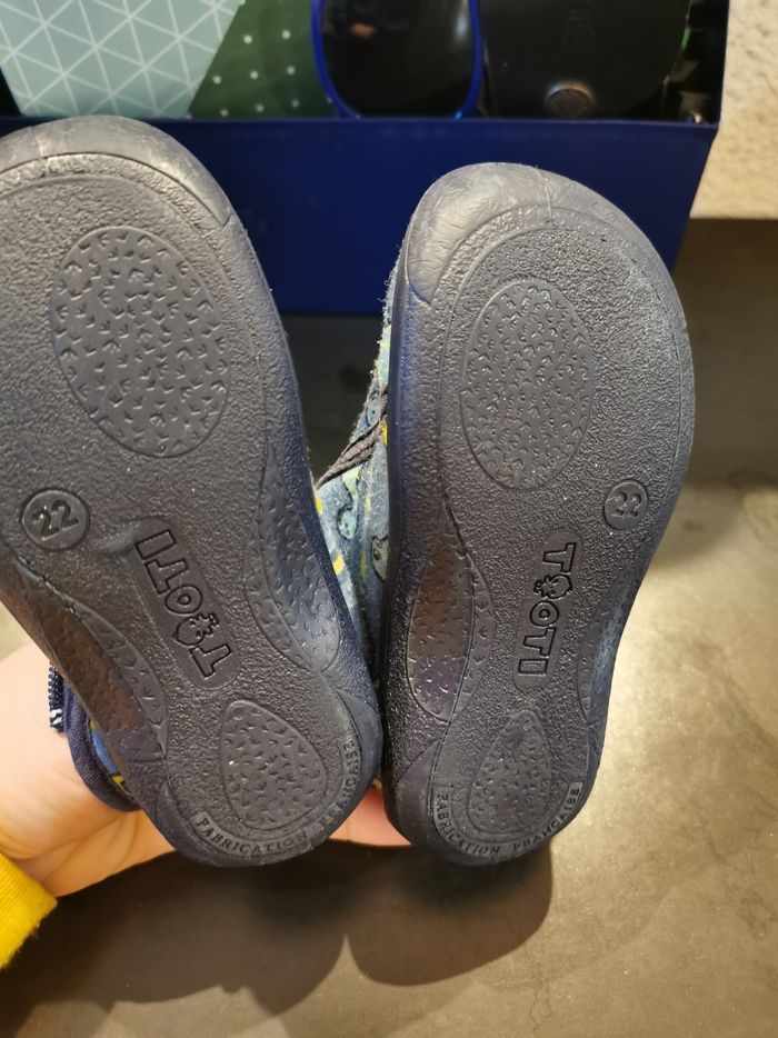 Chaussons dino 22 - photo numéro 2