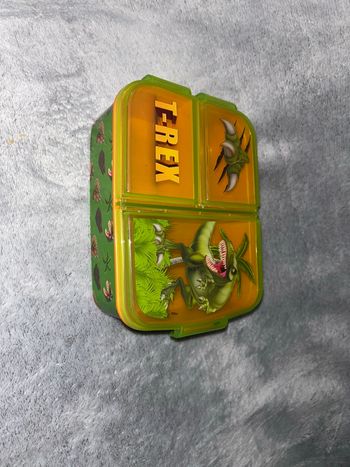  Boite à goûter dinosaures t-rex
