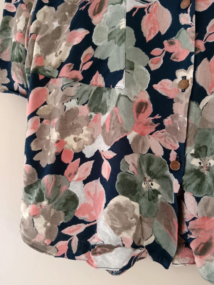 Blouse courte fleuri marine rose - photo numéro 4