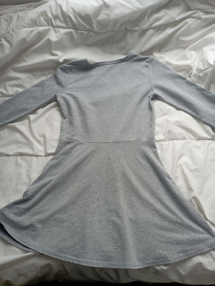 Robe grise manches longues hiver 12 ans 2€5 - photo numéro 3