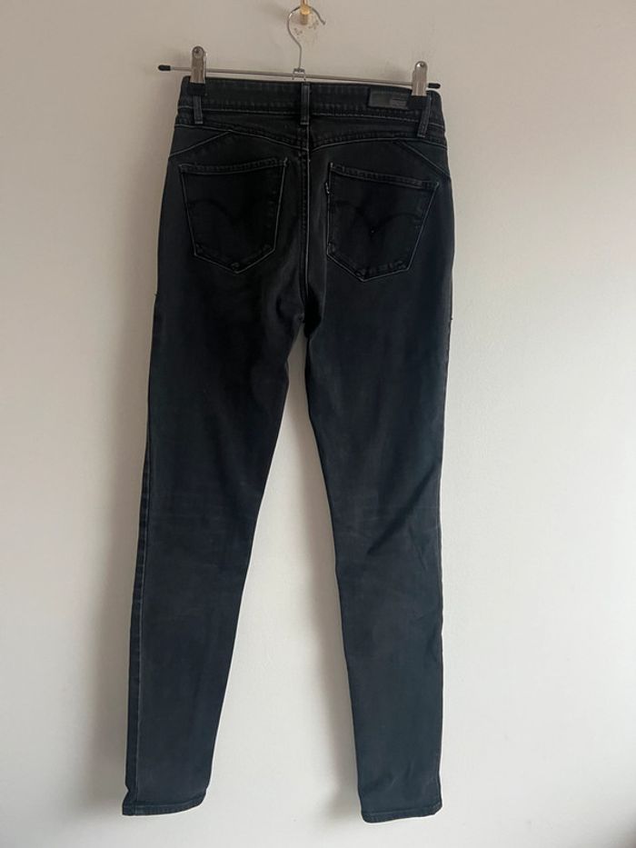 Jean Levi's noir skinny W25