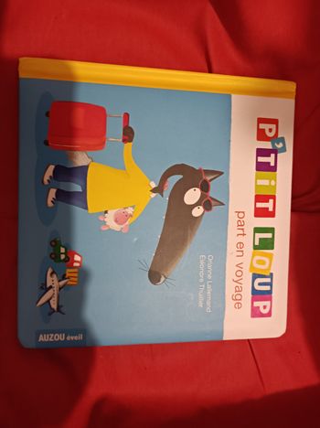 Livre p'tit loup part en vacances