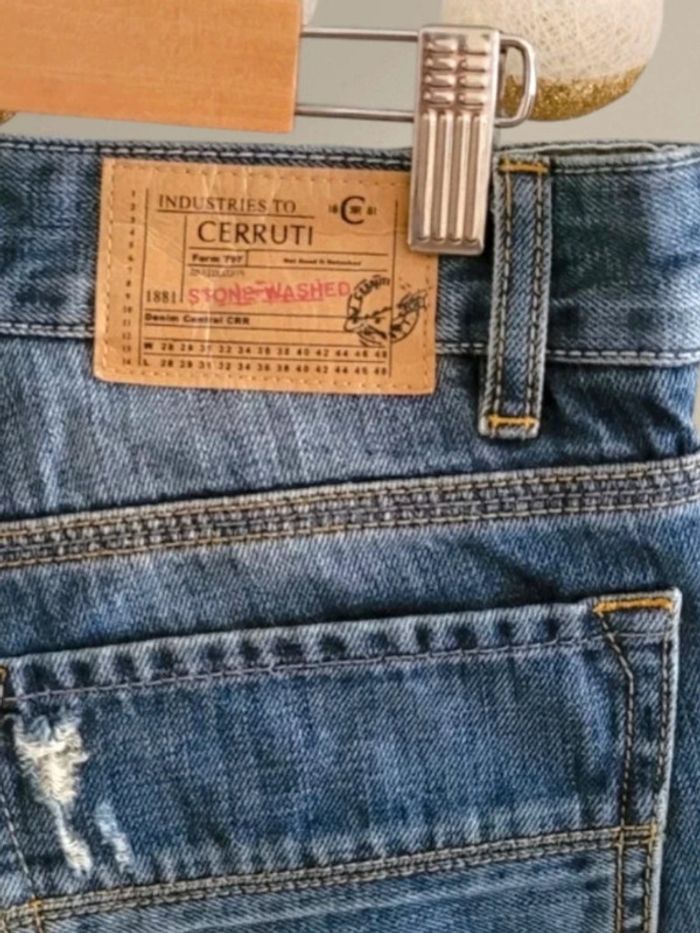 Jean slim Cerruti Taille 40 - photo numéro 6