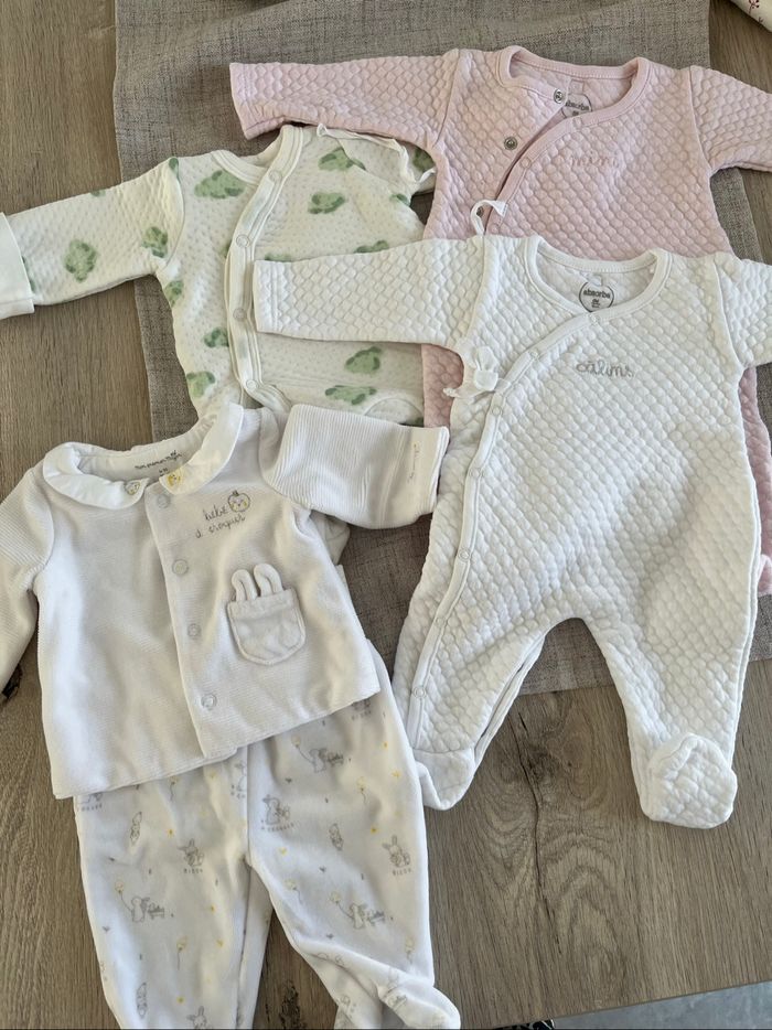 Lot vêtements 0 mois fille - photo numéro 5