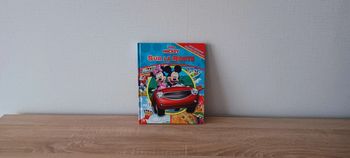 Grand livre "Mickey sur la route mon premier cherche et trouve"