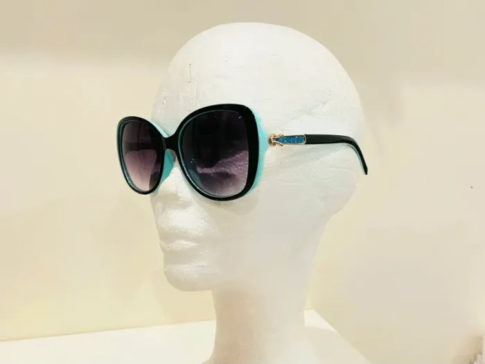 Lunette de soleil femme noire et turquoise verres dégradés uvprotection catégorie 3 - photo numéro 7