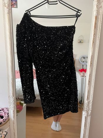 robe de soirée asymétrique à paillettes
