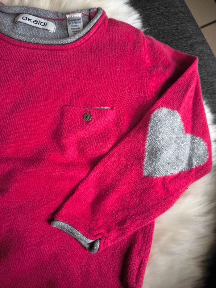 🩷 Joli pull rose avec cœurs gris Okaïdi 2 ans 🩷 - photo numéro 2