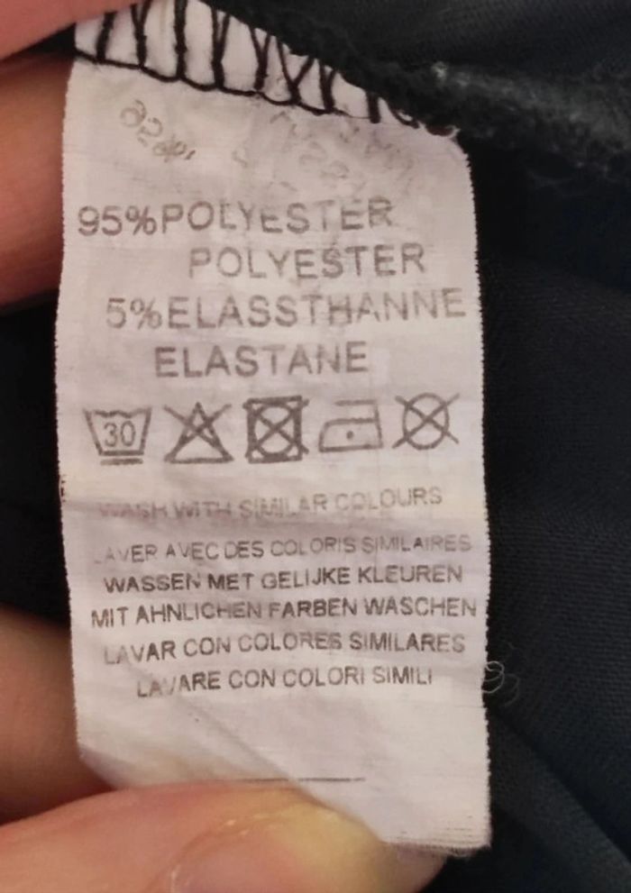 Petite robe noire moulante dentelle géométrique / Manoukian - 36/S à 38/M - photo numéro 8