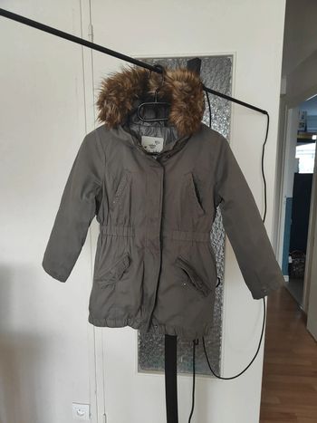 Très belle doudoune IKKS taille 8 ans kaki