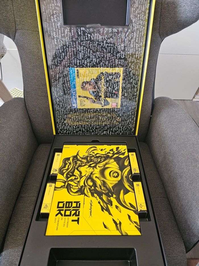 Collector Cyberpunk 2077 PS4 - photo numéro 14