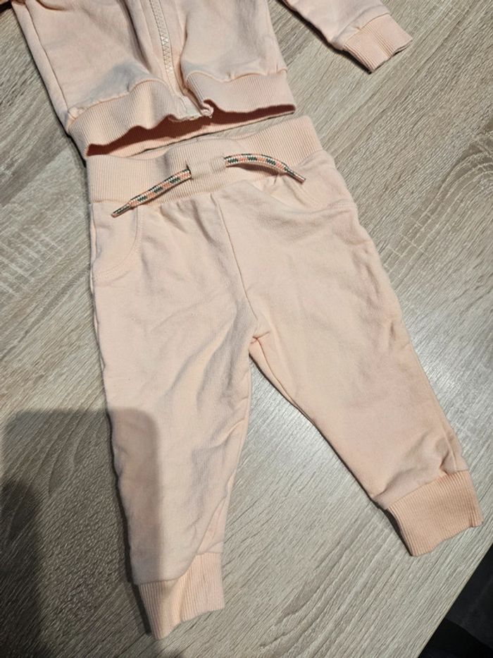 Ensemble bb 6 mois - photo numéro 2