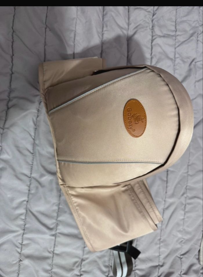 Porte bébé de hanche
