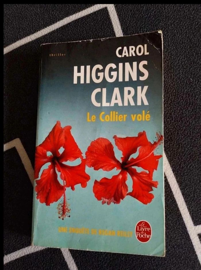 Livre Le Collier Volé