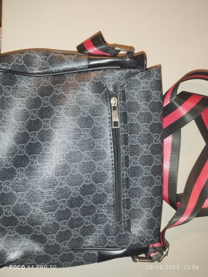 Vendu sacoche très bon état - photo numéro 4