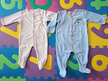 Lot de 2 pyjamas (1 Petit Bateau + 1 Zeeman) 12m