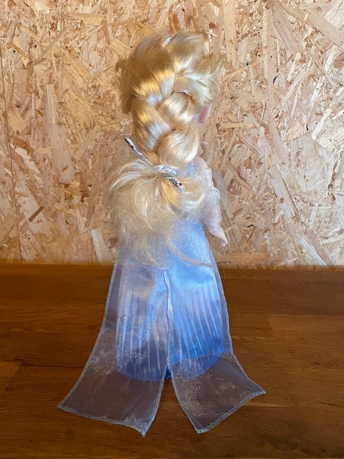 Jolie Poupée Disney Elsa de la Reine des neiges - photo numéro 5