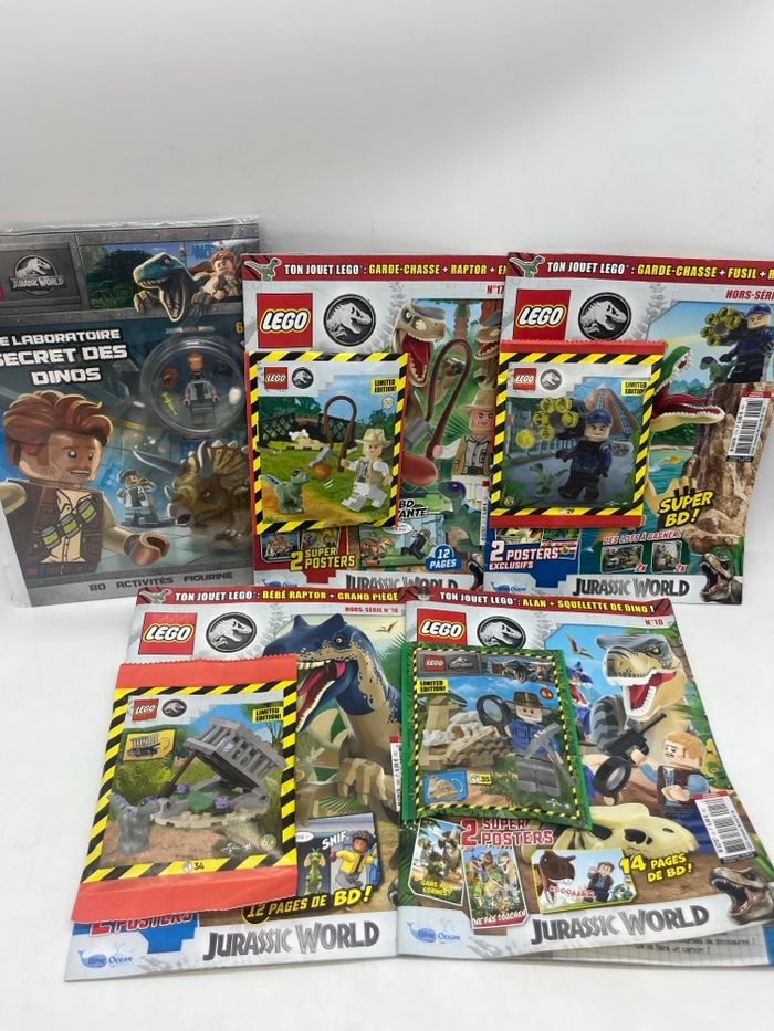Lot de 5 livres d'activités Magazine Lego Jurassic world avec leurs figurines Neuf