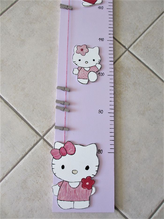 Toise en bois artisanale Hello Kitty - photo numéro 3