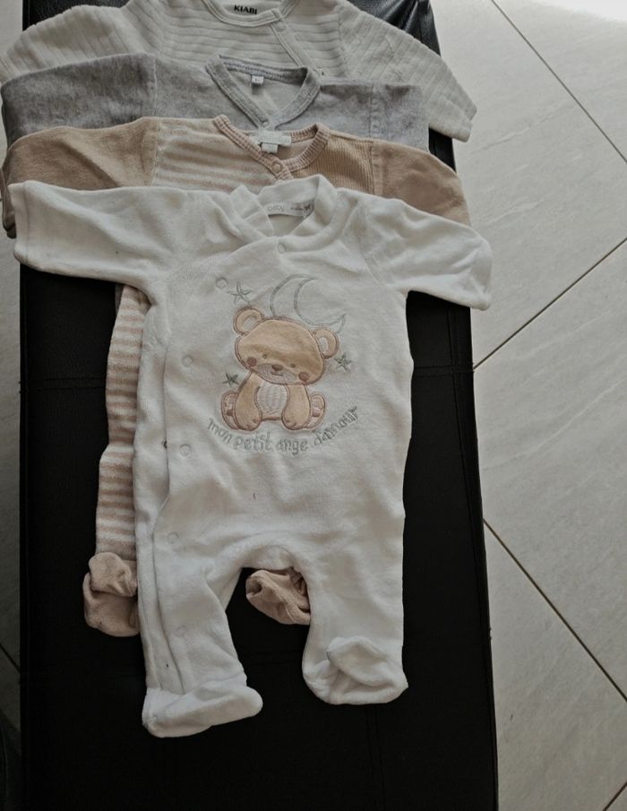 Lot pyjamas 1 mois - photo numéro 3