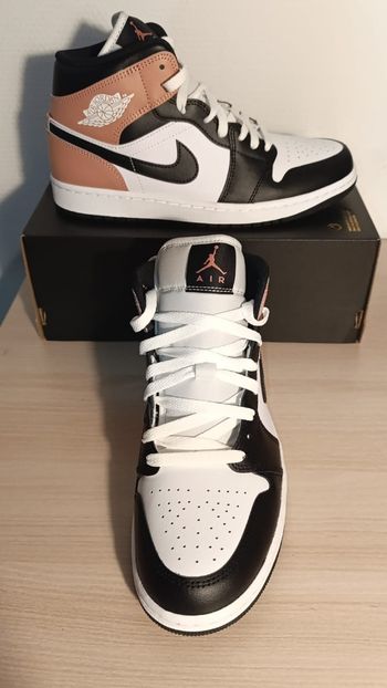 Air Jordan 1 Mid rust pink taille 44