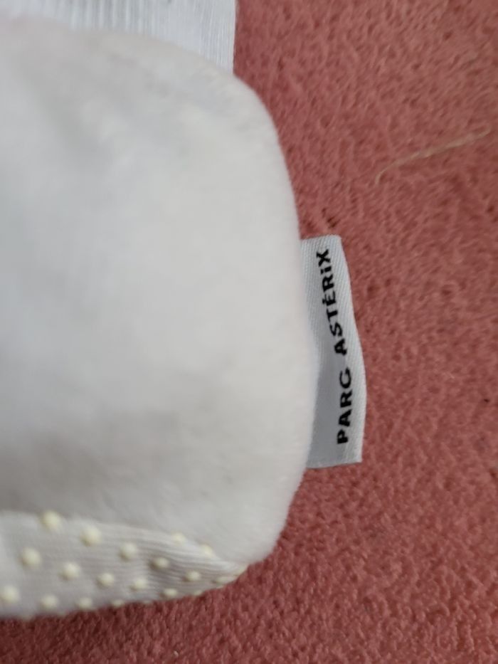 Chaussons idefix neufs - photo numéro 3