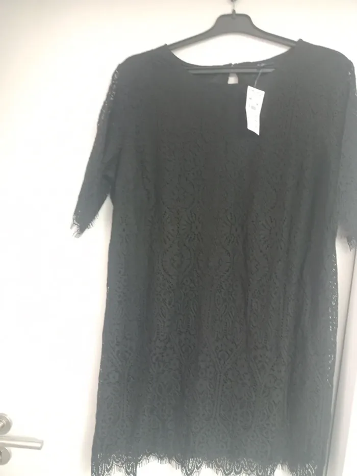 Robe dentelle taille 46 neuve - photo numéro 3