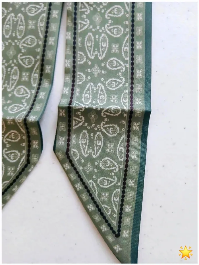 Foulard cheveux vert et blanc style bandana - photo numéro 2