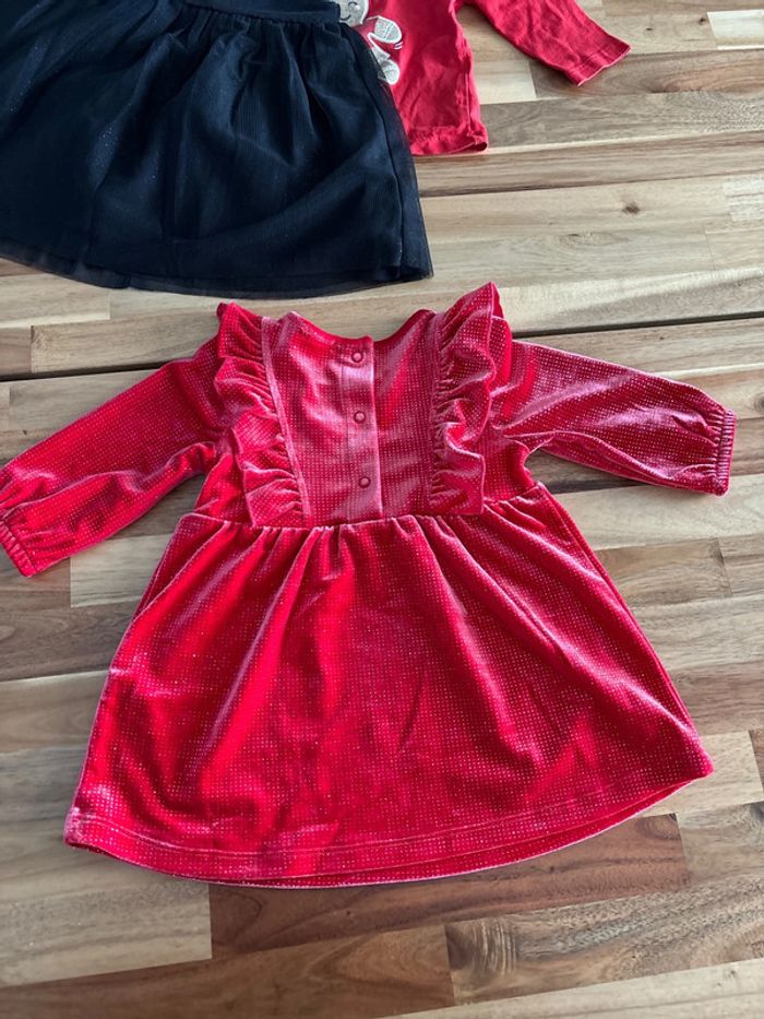 Lot robes et t-shirt de fête 🎄 - photo numéro 14