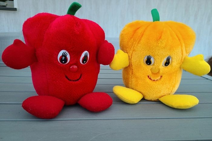 Lot de 2 peluche poivrons rouge et jaune