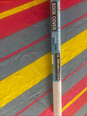 Rouleau couvre livre adhésif