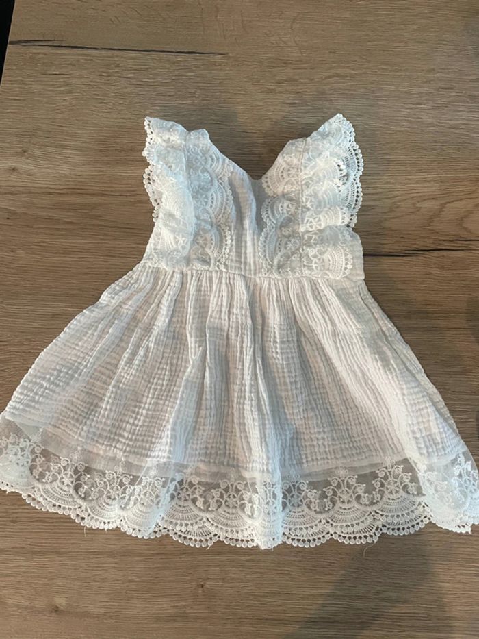 Robe blanche dentelle 6 mois - photo numéro 2