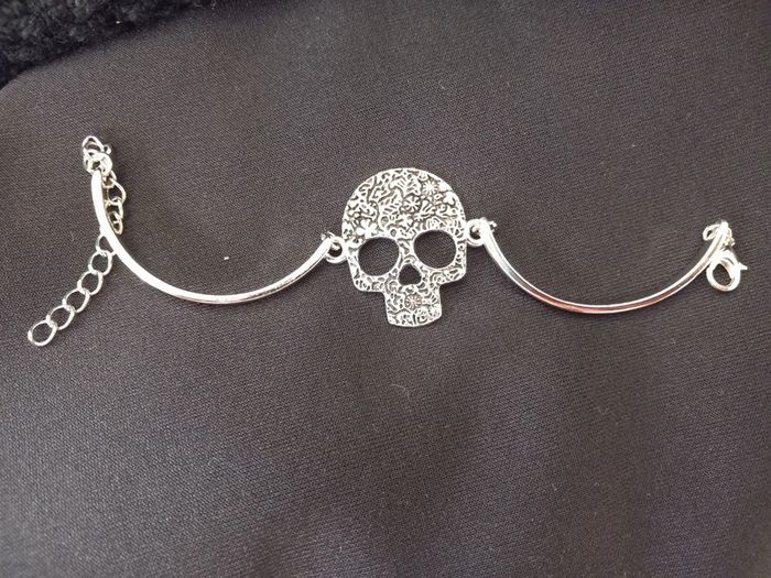 Bracelet crâne