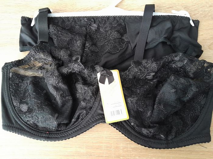 soutien gorge dentelle noire 95D + culotte L - photo numéro 2