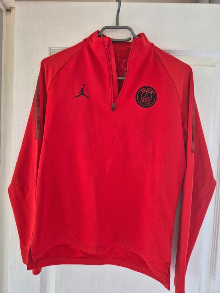 Sweat PSG Jordan nike rouge très bon état Achat occasion Pulls