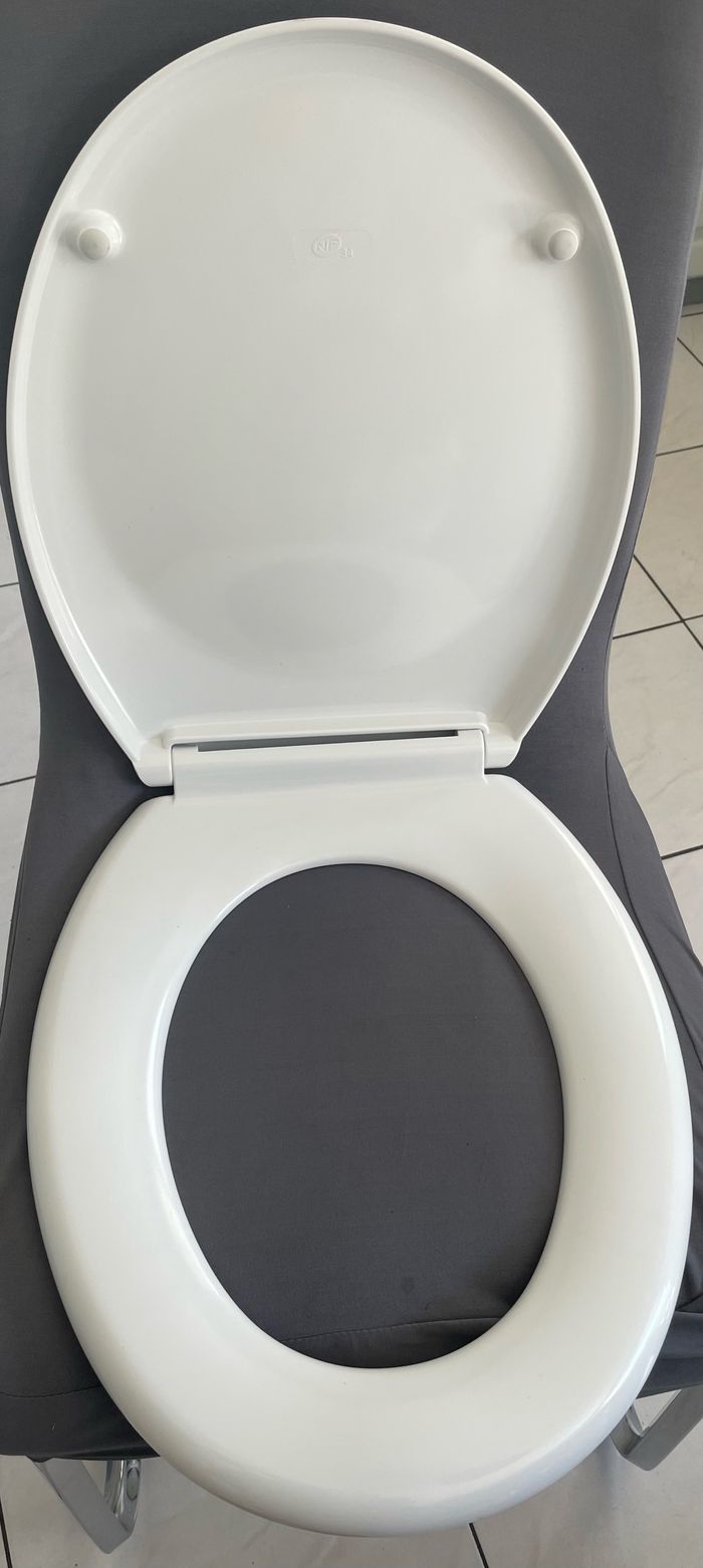Abattant de WC blanc neuf - photo numéro 8
