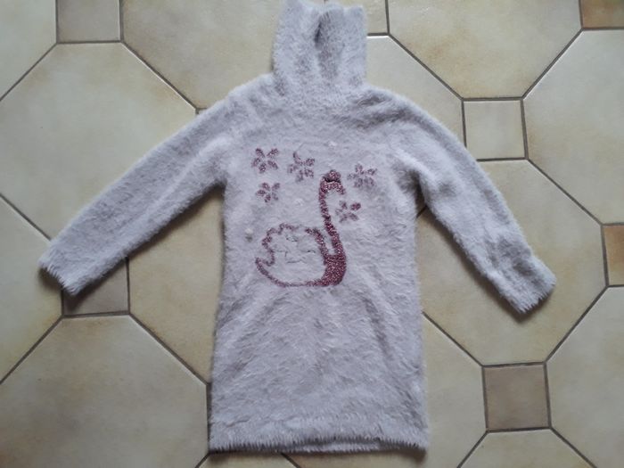 Pull robe gris avec un cygne In extenso  6 ans