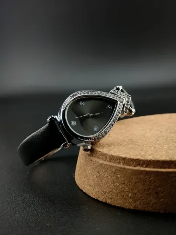 Montre originale noire, argentée, goutte d'eau