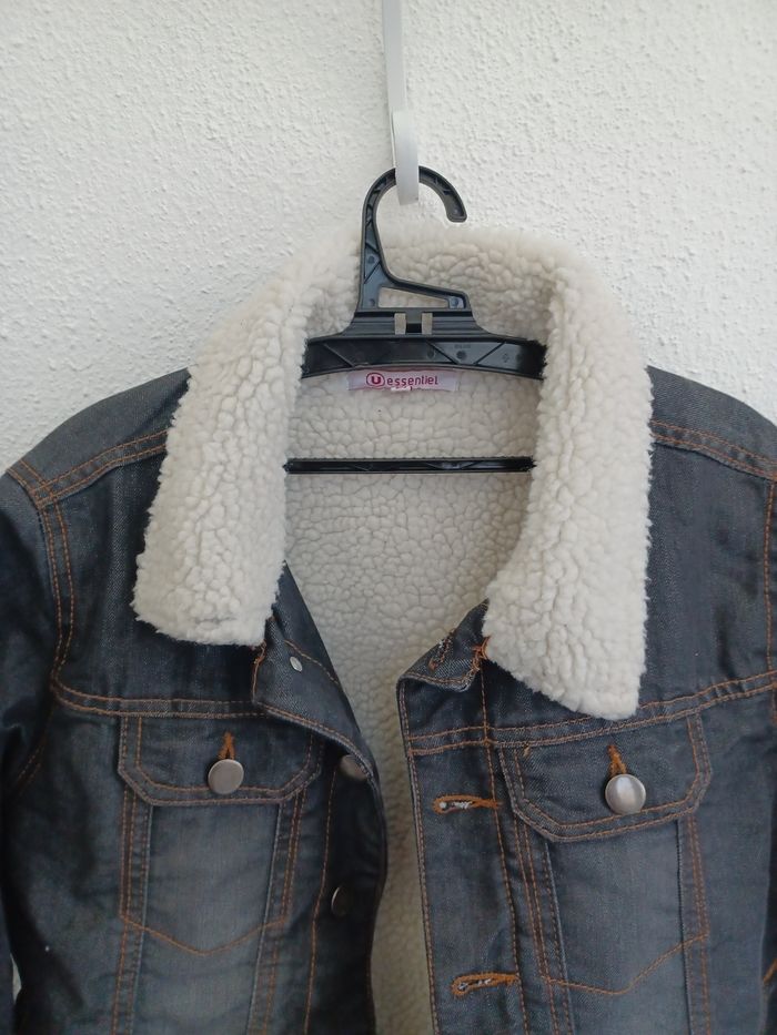 Veste en jean doublé 12 ans marque U essentiel en très bon état coloris bleu used. - photo numéro 2